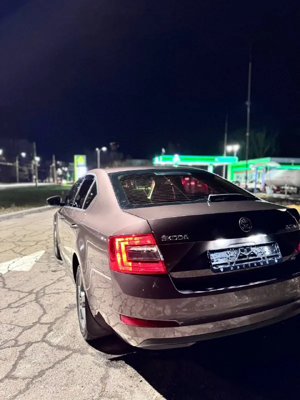 В продаже автомобиль skoda octavia a7,год выпуска 2013,пробег 180.000км родной!, авто в идеальном без дтп! В достойном состоянии как внешне так и технически, состояние автомобиля как новая. Не битая!все стёкла родные, лобовое стекло без трещин!с двумя хозяевами. Присутствуют все номера кузова и двигателя, читаются отлично. Нету штрафов и запретов. Машина полностью обслужена. Резина вся новая, запасное колесо, домкрат, балонник оригинальные не разу не использовались!комплектация максимально богатая: двухзонный климат-контроль+кондиционер, сигнализация, парктроник задний, центральные замки на все двери, электростеклоподъёмники с доводчиками, подогревы передние сидения-электро зеркала с подогревом, заводские противотуманки, abs, регулировка руля и передних сидений, и так далее и очень много остального! Очень хорошая аудио система) самый надёжный двигатель1.4 на механике! Расходует не капли масло от замены до замены!
Цена 1.200.000
📞 Звоните:+7(949)5639877 - фотография - 8