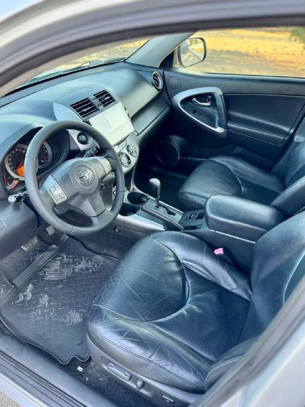 🚘 Toyota rav4
💰Цена: 900 000р
🏢Город: мариуполь
📅Год выпуска: 2007
🗒️Пробег: 242 000 км.
⚙️Двигатель: 2.4
⛽Топливо: бензин
⚙️Кпп: автомат
📞 Телефон:
+7-949-727-41-51
+7-949-551-91-52
+7-989-263-55-56
💾 Описание:
Toyota rav4 (xa30). .. Гендарный внедорожник, который не теряет актуальности.
🇯🇵 Японская сборка
✅ Техническая часть на 5.
✅ Полный привод 4x4.
✅ Двигатель 2.4
✅ Кузов без дтп и без коррозии
✅ Максимальная комплектация:
- Двух зонный климат контроль
- Фирменное расширение
- Полный электропакет
- Бортовой компьютер
- Кожаный мультируль
- Кожаный салон
- Круиз контроль
- Электропривод сидений
- Новый фаркоп
Улица шевченко 2️⃣6️⃣9️⃣ - фотография - 9