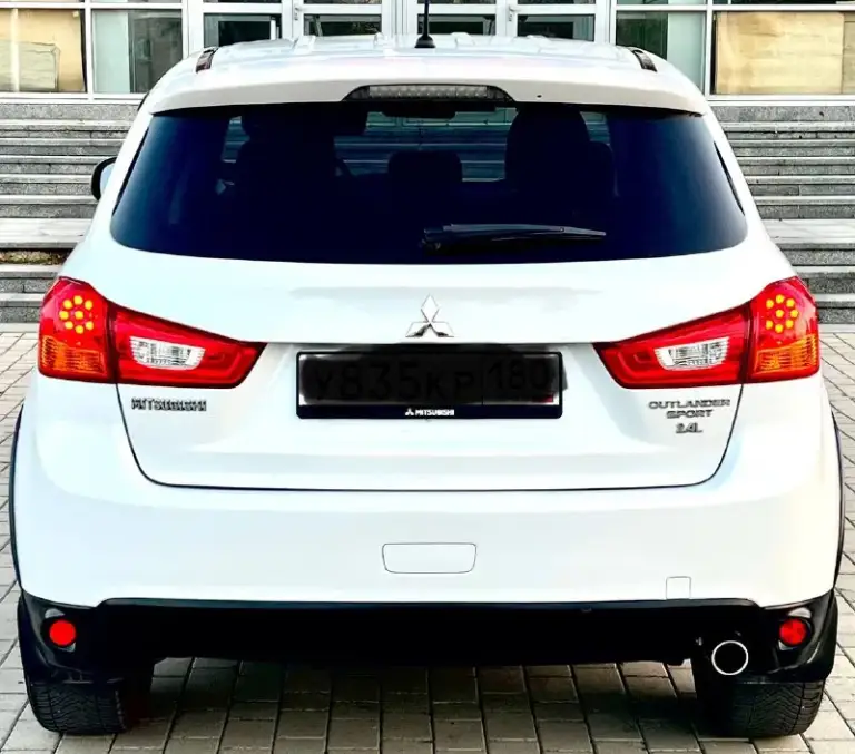 Mitsubishi asx sport 2016 год
Двигатель 2.4 бензин не путать с 1.6 и 2.0 бензином!мотор простой и мощный при этом экономная!
Японская сборка!
Родной пробег 127.000 км
Автомобиль в отличном состоянии, двигатель работает отлично, ходовая в отличном состоянии, коробка переключает без пинков, кузов целый без ржавчины и гнили. Новая резина летняя,18 колеса, ходовые огни, большой сенсорный монитор, эл зеркала с подогревом, обогрев переднего и заднего стекла, помощь при спуске, круиз, климат, датчики света и дождя и еще много чего. Машина полностью обслужена от а и до я !расход по городу 9,5-10 литров, едет очень шустро !цвет белый перламутр !цена 1.650.000₽ торг!+79493578236 и телеграмм+79094166333 - фотография - 5
