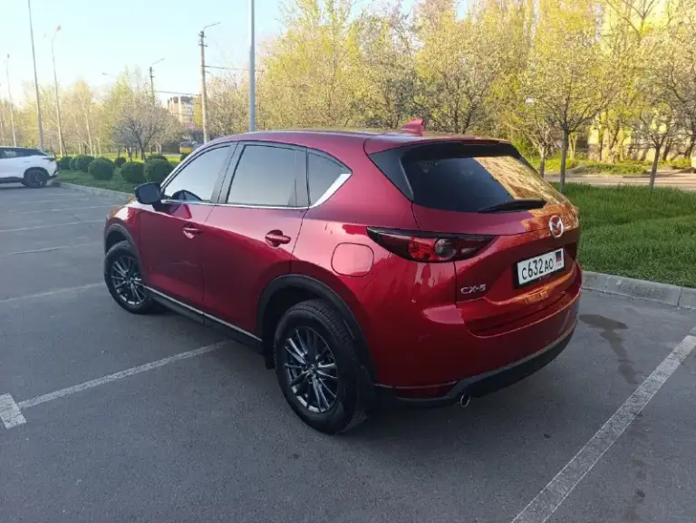 Продам свою любимую машинку mazda cx5 2021 года, двс 2.5 skyactive (194л. С), 6стп акпп, покупали на пробеге 6000км, сейчас пробег составляет 43000км. Состояние отличное, новая машина. Все функции перечислять думаю нет смысла, их очень много, из основного: удержание в полосе сама останавливается в случае препятствия бесключевой доступ кнопка start/stop 2х зонный климат контроль салон кожа с алькантарой адаптивный круиз контроль два комплекта шин, ( лето pirelli, зима bridgestone) состояние новых. На любые ваши вопросы отвечу с удовольствием. Цена 3 🍋торг донецк +79493005581
📞 Звоните: +7(949)3005581 - фотография - 2