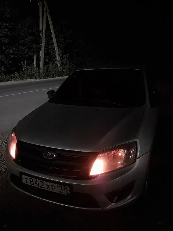 ️⚡️Срочно продам ⚡️ 🚀 ваз гранта 2016 год 🔥цена 510 000 рублей 💴 ✅пробег 150 тыс. Км двигатель 1.6 в идеальном состоянии, не дымит, не троит. Кпп на отлично, все передачи включаются мягко и без хрустов. Днище завод, без гнили. Ходовая мягкая, ничего не стучит. Кондиционер заправлен и отлично холодит, электроуселитель руля передние стеклоподъёмники, подогрев сидений. Все стёкла целые, тонировка (при необходимостимогу снять). В фарах led лампочки h4. Салон в отличном состоянии. Заменён ремень и ролик грм, ремень генератора, помпа, катушка зажигания, бензонасос, масло и все фильтра. Авто в отличном состоянии, каждый день на ходу. Осмотр в торезе. +79495798259 🔥продажа срочная, пока продаётся интересующая меня машина🔥
📞 Звоните: +7(949)5798259 - фотография - 4