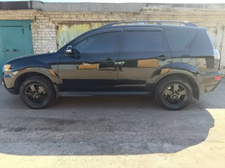 Продажа в днр продам личный автомобиль mitsubishi outlander xl год выпуска 2011 передний привод объем двигателя 2.0 бензин атмосферник. Коробка вариатор в отличном состоянии, работает без рывков. Я 2 собственник по птс пробег оригинальный 126.500 тысяч в дтп не участвовала. Кузов авто полностью в заводском окрасе, вторичных окрасов нет. По технической части никаких нареканий. Двигатель работает отлично, не дымит масло не ест. Ходовая работает отлично. Салон в хорошем состоянии, без царапин и потёртостей. Сиденья как новые. Комплектация: -двухрежимный подогрев передних сидений, зеркал бокового вида и заднего стекла. -led освещение ближний свет и туманки. -сигнализация,4 стеклоподъёмника. Два комплекта ключей, два комплекта колес на дисках. Затонирована качественной американской пленкой. Ковры салона, багажника-резиновые. Автомобиль ухоженный, вовремя обслуживался. Все вопросы по телефону +79493140809 дмитрий цена 1.280.000 рублей, торг по факту. Находится в горловке. Дмитр
📞 Звоните: +7(949)3140809 - фотография - 1