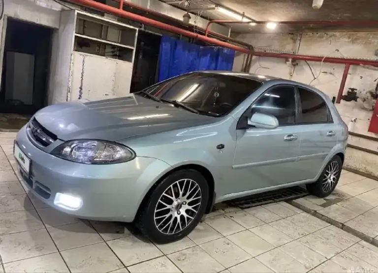 Продам срочно! Chevrolet lacetti 2005 мт 1.4 206 тыс пробега. Сел и поехал! Полное переоформление!
✅ Хороший живой автомобиль!
✅ Автомобиль полностью обслужен, техника без вопросов. Ходовая мячик

Сделано :
Двигатель перебрал, обслужил ( все прокладки, сальники, гибрики новые )
Коробку перебрал, обслужил с полной заменой масла
Масло в гуре поменяно
Новая рулевая рейка
Новый рулевой вал
Руль от круза
Подвеску всю перебрал
Радиатор новый
Система охлаждения прочищена
Масленные каналы прочищены
Стойки заменены на газо-масленные
Резина лето как новая ( отъездил около двух месяцев)
Диски литьё ( под покраску )
Передние подшипники новые
В фарах хорошие лэд лампы
Машина на 180 регионе, кристально чистая!

Цена: 420 тыс. Торг!
Номер телефона: +79493403832
. - фотография - 2