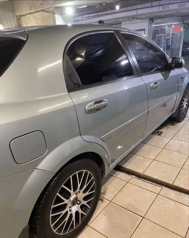 Продам срочно! Chevrolet lacetti 2005 мт 1.4 206 тыс пробега. Сел и поехал! Полное переоформление!
✅ Хороший живой автомобиль!
✅ Автомобиль полностью обслужен, техника без вопросов. Ходовая мячик

Сделано :
Двигатель перебрал, обслужил ( все прокладки, сальники, гибрики новые )
Коробку перебрал, обслужил с полной заменой масла
Масло в гуре поменяно
Новая рулевая рейка
Новый рулевой вал
Руль от круза
Подвеску всю перебрал
Радиатор новый
Система охлаждения прочищена
Масленные каналы прочищены
Стойки заменены на газо-масленные
Резина лето как новая ( отъездил около двух месяцев)
Диски литьё ( под покраску )
Передние подшипники новые
В фарах хорошие лэд лампы
Машина на 180 регионе, кристально чистая!

Цена: 420 тыс. Торг!
Номер телефона: +79493403832
. - фотография - 3
