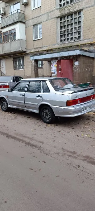 Доброго времени суток, продам автомобиль ваз 2115 2008 года выпуска, на полном бодрейшем ходу в хорошем состоянии и на каждый день, по объему 1.6 литра, 80 лошадиных сил

Недавно перебирались полностью ходовка, поменяны тормозные трубки по бокам, стоят новые колодки, как спереди так и сзади, варился полностью стакан + менял трубки охлаждения на новые, днище в полном порядке, по кузову есть незначительные моменты из - за своего года по фото все видно, коробку не выбивает в полном порядке. Стоит российский учёт на родном 180 регионе, штрафов и других нарушений нет

Подогрев сиденья, также печка, стоит хорошая музыка, будет ощущаться как небольшой саб, сзади aura спереди, молоты ставил.

Цена - 175000 + торг уместен само собой.
Информация для связи - +79494769655. Машина находится в донецке - фотография - 4
