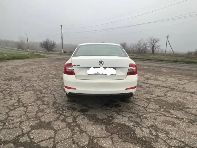 Продается автомобиль skoda октавия а7
• Год выпуска: 2014
• Пробег: 202,000 км
• Двигатель: надежный 1.6 mpi
• Коробка передач: автомат aisin
• Цвет: белый
• Цена: 900.000 руб. (торг уместен)
Автомобиль технически в отличном состоянии, обслуживался вовремя, все документы в порядке. Есть незначительные проблемы с лкп.
Осмотр город енакиево: +79495281628
📲 Tg: @glshvets
📞 Звоните: +7(949)5281628 - фотография - 3