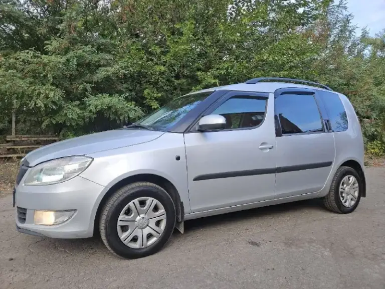 Продам- skoda roomster
Год- 2013
Пробег-193тыс. Км.
Мотор-1.4 бензин
Коробка -механика 5 ст.
Осмотр-г. Макеевка
Цена-700.000тыс. Руб. Торг.
Возможен обмен.
Все вопросы по телефону:
+79493117995 - фотография - 5