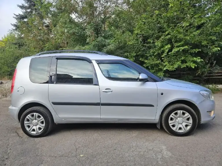 Продам- skoda roomster
Год- 2013
Пробег-193тыс. Км.
Мотор-1.4 бензин
Коробка -механика 5 ст.
Осмотр-г. Макеевка
Цена-700.000тыс. Руб. Торг.
Возможен обмен.
Все вопросы по телефону:
+79493117995 - фотография - 6