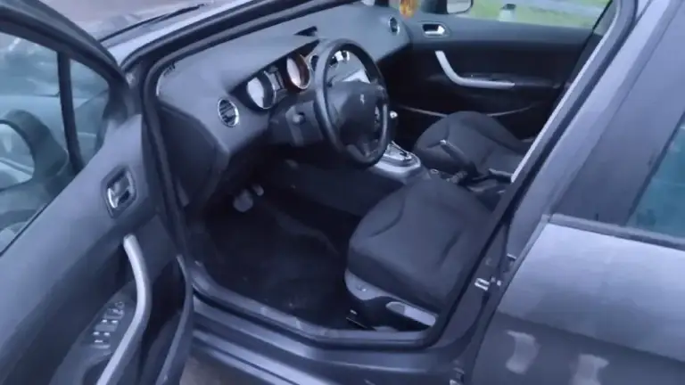 Продам peugeot 308 универсал 2008 год 1.6 бензин газ вписан но не стоит автомат коробка. Авто в нормальном состоянии как по технической части так и по внешней двигатель не дымит не пердит коробка работает как надо чек не горит работает всё до единой кнопочки. По документам всё нормально. Все интересующие вопросы по телефону если связь плохая телеграмм на этом номере+79493695448 цена 500т руб торг
📞 Звоните: +7(949)3695448 - фотография - 4