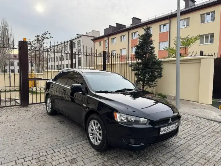 Продам mitsubishi lanser 10 максимальная комплектация, 2011 год, пробег 167.000 двигатель 1.6 кпп механика, авто в отличном состоянии, в дтп авто не участвовал, кузов без дефектов ражавчин, технически авто обслужено заменены все фильтра масла, антифриз новая зимния резина, авто без вложений, комплектация климат контроль, 4 эльктро стеклоподъемника с дотяжкой электро зеркала с подогревом, подогревы сидения, усилитель руля, музыка планшет андроид, мульти руль, только гаражное хранение, кузов в керамики стекла в анти дожде, с документами полный порядок цена 780.000 тел +79494999723 мариуполь - фотография - 2