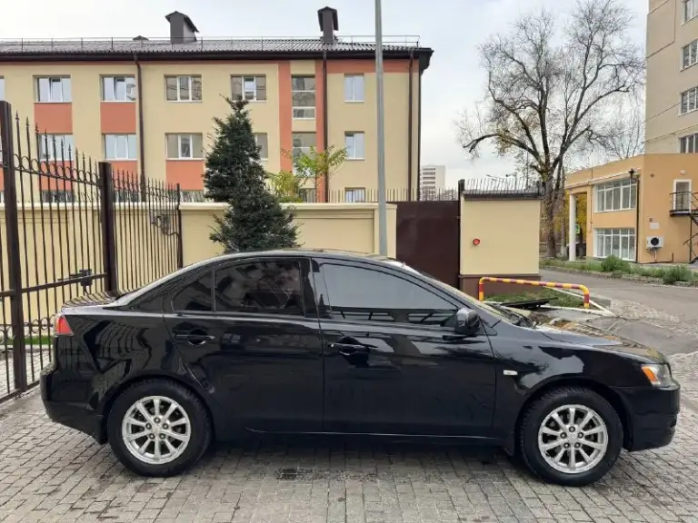 Продам mitsubishi lanser 10 максимальная комплектация, 2011 год, пробег 167.000 двигатель 1.6 кпп механика, авто в отличном состоянии, в дтп авто не участвовал, кузов без дефектов ражавчин, технически авто обслужено заменены все фильтра масла, антифриз новая зимния резина, авто без вложений, комплектация климат контроль, 4 эльктро стеклоподъемника с дотяжкой электро зеркала с подогревом, подогревы сидения, усилитель руля, музыка планшет андроид, мульти руль, только гаражное хранение, кузов в керамики стекла в анти дожде, с документами полный порядок цена 780.000 тел +79494999723 мариуполь - фотография - 3