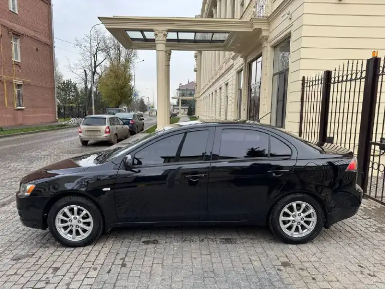 Продам mitsubishi lanser 10 максимальная комплектация, 2011 год, пробег 167.000 двигатель 1.6 кпп механика, авто в отличном состоянии, в дтп авто не участвовал, кузов без дефектов ражавчин, технически авто обслужено заменены все фильтра масла, антифриз новая зимния резина, авто без вложений, комплектация климат контроль, 4 эльктро стеклоподъемника с дотяжкой электро зеркала с подогревом, подогревы сидения, усилитель руля, музыка планшет андроид, мульти руль, только гаражное хранение, кузов в керамики стекла в анти дожде, с документами полный порядок цена 780.000 тел +79494999723 мариуполь - фотография - 4