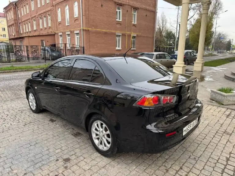 Продам mitsubishi lanser 10 максимальная комплектация, 2011 год, пробег 167.000 двигатель 1.6 кпп механика, авто в отличном состоянии, в дтп авто не участвовал, кузов без дефектов ражавчин, технически авто обслужено заменены все фильтра масла, антифриз новая зимния резина, авто без вложений, комплектация климат контроль, 4 эльктро стеклоподъемника с дотяжкой электро зеркала с подогревом, подогревы сидения, усилитель руля, музыка планшет андроид, мульти руль, только гаражное хранение, кузов в керамики стекла в анти дожде, с документами полный порядок цена 780.000 тел +79494999723 мариуполь - фотография - 6