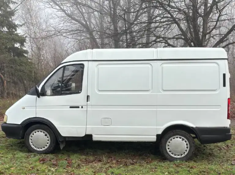Продам отличный хозяйский соболь, автомобиль весь обслужен и готов на любые расстояния.
Кузов как по фото, весь целый и обработанный!
Рама и все силовые части кузова в отличном целом состоянии!
Двигатель работает ровно, не дымит не троит, масло не расходует. Коробка передач чувствует себя прекрасно, переключается плавно без хрустов! Ходовая часть на отлично, без стуков биений и прочего!
Гур работает как положено,
Не закусает не течет!
Обычная музыка, регистратор, камера заднего вида, новая резина!
Салон опрятный!
В общем кто ищет живого соболя вам сюда!
Документы чистые! Переоформление без проблем!
Цена: 345.000т/рублей.
Тел: +7 (949) 985-01-26,
Телеграмм: +7 961 441 3558.
Дозваниваетесь‼️ - фотография - 5