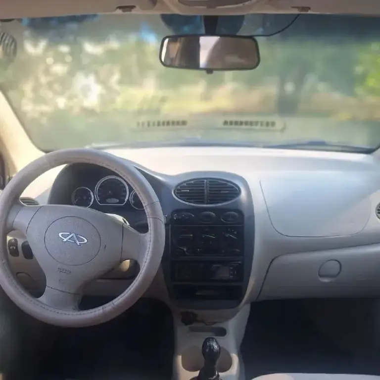 Продаю chery swit qq (1.1) 2008г. Пробег 123тыс км. Учёт рф 180 регион. Мкп комплектация: гур 2подушки безопасности, кондиционер( работает),4 стеклоподъемника, штатная сигнализация, магнитола. Произведена замена свечей, колодок, установлен новый радиатор и сцепление. Приятный, не закуренный салон. Идеальный вариант для первого авто. Без гнили. На корпусе есть царапины. Для реальных покупателей при осмотре торг. 2 комплекта резины+видеорегистратор. Цена 250тыс руб. +79493033050
📞 Звоните: +7(949)3033050 - фотография - 3