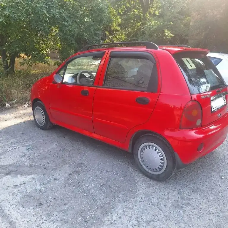 Продаю chery swit qq (1.1) 2008г. Пробег 123тыс км. Учёт рф 180 регион. Мкп комплектация: гур 2подушки безопасности, кондиционер( работает),4 стеклоподъемника, штатная сигнализация, магнитола. Произведена замена свечей, колодок, установлен новый радиатор и сцепление. Приятный, не закуренный салон. Идеальный вариант для первого авто. Без гнили. На корпусе есть царапины. Для реальных покупателей при осмотре торг. 2 комплекта резины+видеорегистратор. Цена 250тыс руб. +79493033050
📞 Звоните: +7(949)3033050 - фотография - 7