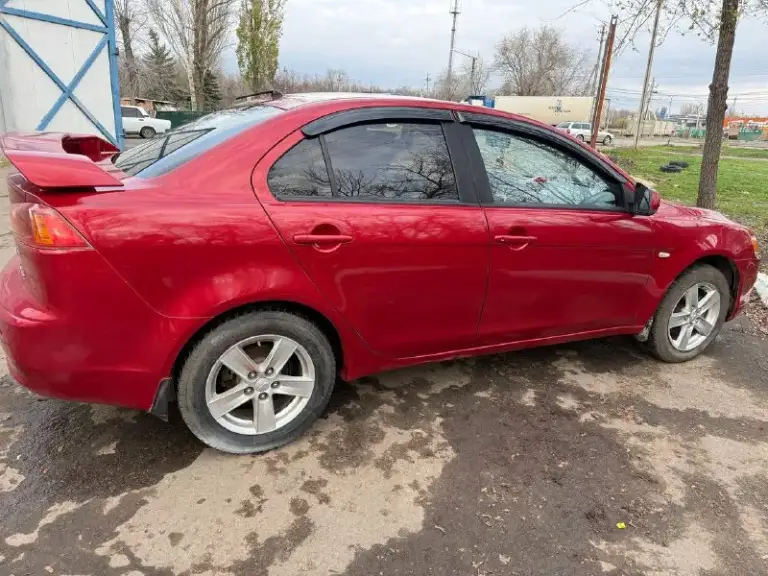 Mitsubishi lanser 10
2007 Год
Я 3 хозяин, птс оригинал
Двигатель 1.8 143 л. С. Бензин
Коробка полноценный автомат переключает плавно без пинков
Пробег 252400 тыс км
Из последнего делалась ходовая, замена подушек двигателя перед зад. В том году поставил двигатель контрактник, не дымит масло не ест, документы на движок есть

Кондиционер холодит, подогрев все в исправном состоянии, все что должно крутиться все работает
Сигнализация с автозапуском
Парктроники
Магнитола андроид
Литые диски r16
Новые чехлы
Один комплект ключей
На зимней шипованной резине
+ Комплект летней один сезон отъездил
Ухоженный автомобиль
Цена 1 🍋 + торг
Тел +79591874711
📞 Звоните: +7(959)1874711 - фотография - 3