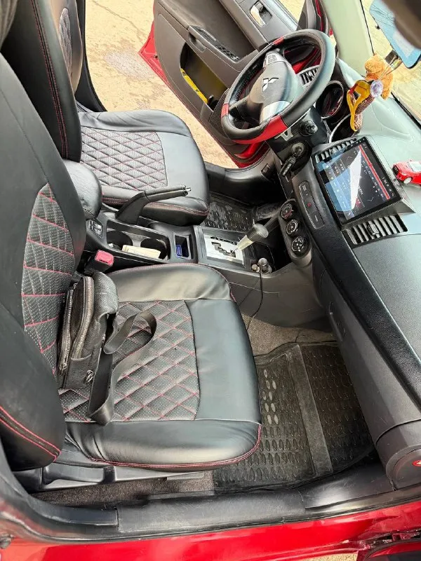 Mitsubishi lanser 10
2007 Год
Я 3 хозяин, птс оригинал
Двигатель 1.8 143 л. С. Бензин
Коробка полноценный автомат переключает плавно без пинков
Пробег 252400 тыс км
Из последнего делалась ходовая, замена подушек двигателя перед зад. В том году поставил двигатель контрактник, не дымит масло не ест, документы на движок есть

Кондиционер холодит, подогрев все в исправном состоянии, все что должно крутиться все работает
Сигнализация с автозапуском
Парктроники
Магнитола андроид
Литые диски r16
Новые чехлы
Один комплект ключей
На зимней шипованной резине
+ Комплект летней один сезон отъездил
Ухоженный автомобиль
Цена 1 🍋 + торг
Тел +79591874711
📞 Звоните: +7(959)1874711 - фотография - 4
