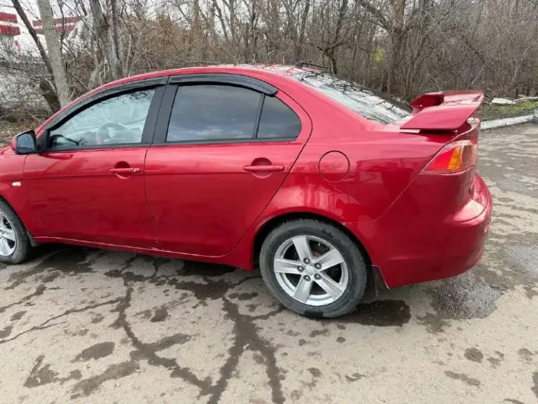 Mitsubishi lanser 10
2007 Год
Я 3 хозяин, птс оригинал
Двигатель 1.8 143 л. С. Бензин
Коробка полноценный автомат переключает плавно без пинков
Пробег 252400 тыс км
Из последнего делалась ходовая, замена подушек двигателя перед зад. В том году поставил двигатель контрактник, не дымит масло не ест, документы на движок есть

Кондиционер холодит, подогрев все в исправном состоянии, все что должно крутиться все работает
Сигнализация с автозапуском
Парктроники
Магнитола андроид
Литые диски r16
Новые чехлы
Один комплект ключей
На зимней шипованной резине
+ Комплект летней один сезон отъездил
Ухоженный автомобиль
Цена 1 🍋 + торг
Тел +79591874711
📞 Звоните: +7(959)1874711 - фотография - 9