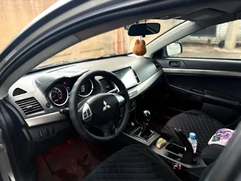 Продам личный автомобильный mitsubishi lancer 10 1.6 л на механике 2012 год пробег 195.000 цена 870.000 состояние приближенное к идеалу, автомобиль весь в родном окрасе (не битый) двигатель работает ровно, не троит и не дымит, коробка переключает идеально, без пинков и т. Д комплектация: гур (гидравлический усилитель руля) кондиционер ﻿тканьевый салон с хорошими накидками ﻿﻿кожаный мультируль обогрев передних сидений, зеркал полный электропакет бортовой компьютер центральный замок активная безопасность ﻿﻿антиблокировка тормозов ﻿﻿экстренное торможение мультимедиа и навигация ﻿﻿cd, dvd и блютуз хорошая штатная музыка птф штатные диски 16 радиуса на новой зимней резине машину любят, и денег не жалеют полное переоформление в мрэо +7 (949) 327-60-96 телеграм на этот номер
📞 Звоните: +7(949)3276096 - фотография - 4