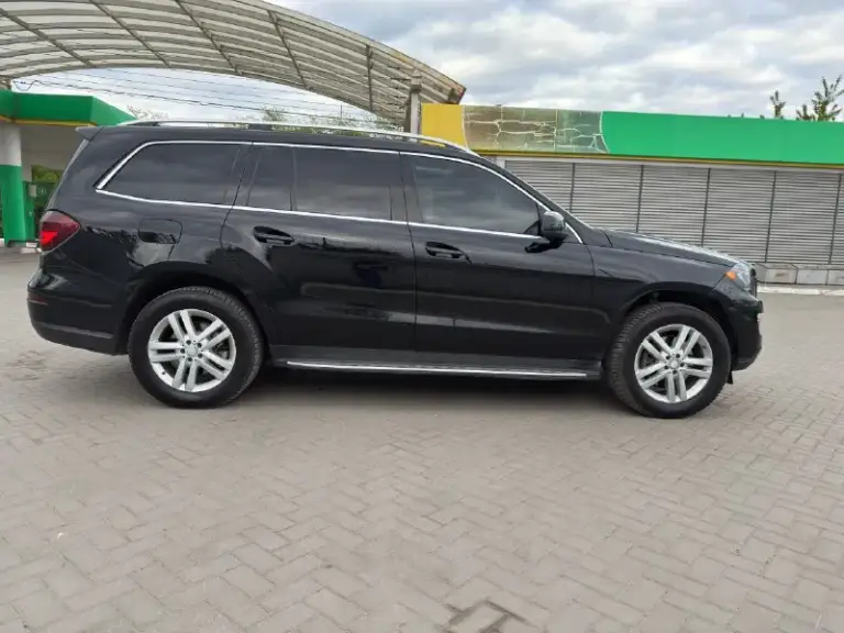 Продаю mercedes gl 2013 года выпуска.
3.150 🍋 (Цена до 10 декабря)
3.0, Проверенный мотор om642, пробег 273 000 км. (в основном трасса ) надежный, крепкий внедорожник, который никогда не подводил. Роскошный, просторный, семиместный.
Машина хозяйская, полностью обслужена, вложений не требует. Всё работает, по комплектации есть всё необходимое.
Едет уверенно, смотрится солидно. Надежный мотор-миллионник, проверенный временем.
Звоните, расскажу подробнее.
+79493528182 Александр
📞 Звоните: +7(949)3528182 - фотография - 3