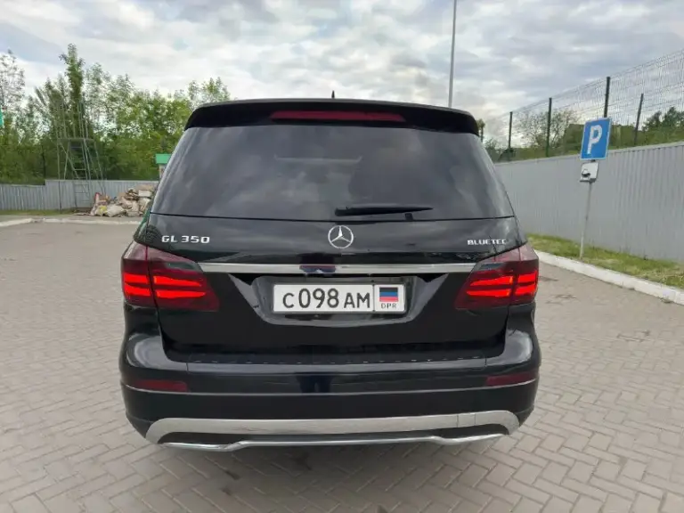 Продаю mercedes gl 2013 года выпуска.
3.150 🍋 (Цена до 10 декабря)
3.0, Проверенный мотор om642, пробег 273 000 км. (в основном трасса ) надежный, крепкий внедорожник, который никогда не подводил. Роскошный, просторный, семиместный.
Машина хозяйская, полностью обслужена, вложений не требует. Всё работает, по комплектации есть всё необходимое.
Едет уверенно, смотрится солидно. Надежный мотор-миллионник, проверенный временем.
Звоните, расскажу подробнее.
+79493528182 Александр
📞 Звоните: +7(949)3528182 - фотография - 5