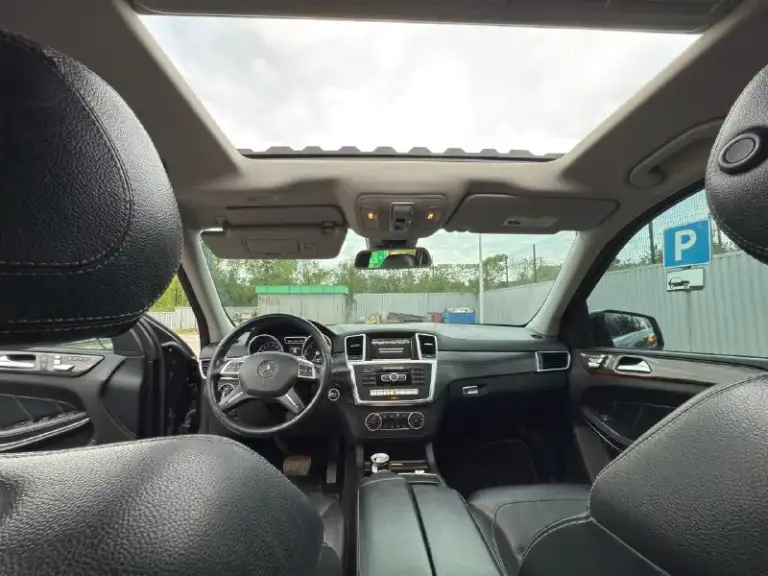 Продаю mercedes gl 2013 года выпуска.
3.150 🍋 (Цена до 10 декабря)
3.0, Проверенный мотор om642, пробег 273 000 км. (в основном трасса ) надежный, крепкий внедорожник, который никогда не подводил. Роскошный, просторный, семиместный.
Машина хозяйская, полностью обслужена, вложений не требует. Всё работает, по комплектации есть всё необходимое.
Едет уверенно, смотрится солидно. Надежный мотор-миллионник, проверенный временем.
Звоните, расскажу подробнее.
+79493528182 Александр
📞 Звоните: +7(949)3528182 - фотография - 7