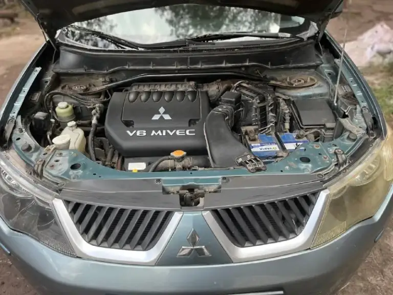❗️ Mitsubishi outlander xl 3,0 v6 2007 год. ❗️объём 3 литра, бензин, 220 л. С. ❗️4х4, полный привод/блокировка ❗️акпп, обычный автомат, не вариатор! ❗️пробег: 195.000 км. , оригинал. ❗️комплектация: кожаный салон, климат контроль, регулировка руля, эл. Регулировка зеркал со складыванием, подогрев передних сидений, электропривод водительского сиденья, два ключа, птс оригинал (владелец). ❗️машина обслужена. 💰 цена 1,150,000 рублей (торг). 🤫возможен обмен, в приоритете универсал / лифтбек 🏙енакиево ☎ +79493547127
📞 Звоните: +7(949)3547127 - фотография - 5