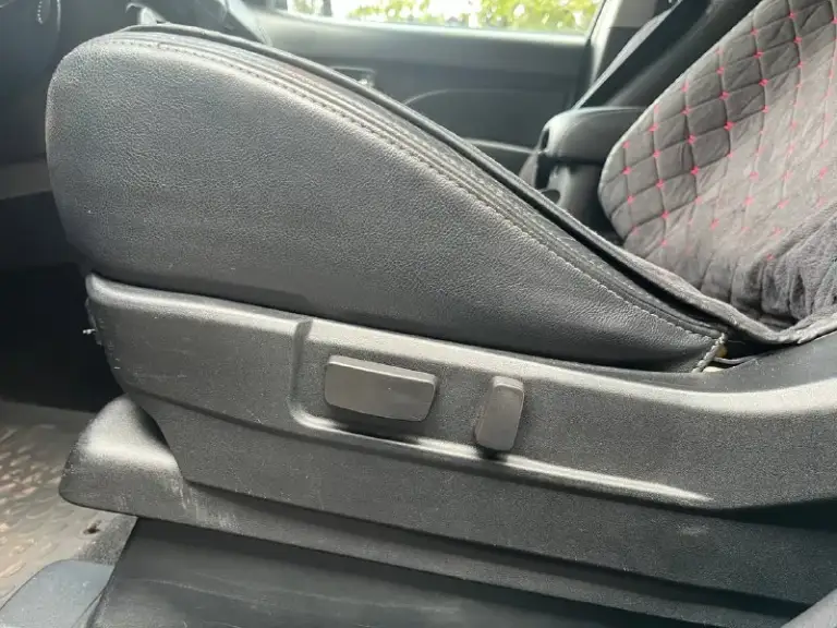 ❗️ Mitsubishi outlander xl 3,0 v6 2007 год. ❗️объём 3 литра, бензин, 220 л. С. ❗️4х4, полный привод/блокировка ❗️акпп, обычный автомат, не вариатор! ❗️пробег: 195.000 км. , оригинал. ❗️комплектация: кожаный салон, климат контроль, регулировка руля, эл. Регулировка зеркал со складыванием, подогрев передних сидений, электропривод водительского сиденья, два ключа, птс оригинал (владелец). ❗️машина обслужена. 💰 цена 1,150,000 рублей (торг). 🤫возможен обмен, в приоритете универсал / лифтбек 🏙енакиево ☎ +79493547127
📞 Звоните: +7(949)3547127 - фотография - 9