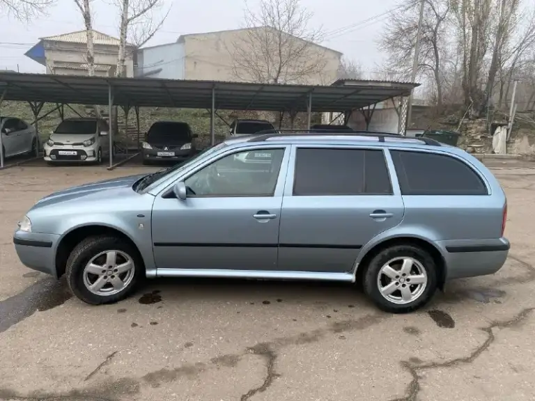 Продам skoda октавия 2003г.
Объем 2л круиз климат контроль
Газ вписан
В хорошем состоянии
Цена 500т. Р
Тел+79493234457
📞 Звоните: +7(949)3234457 - фотография - 3