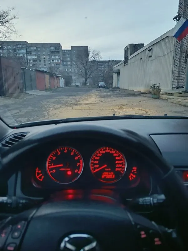Продам mazda 6 gg 2.0 2003 (140 л. С. ) ❗❗❗
Я собственник! В стс птс(оригинал) вписан, второй владелец в птс✅
2 Ключа
Кпп 5ступка
Полная комплектация для этой модели:мультируль, круиз, абс, 4 эсп, подогревы передних сидений, подогрев заднего стекла, электрорегулировка зеркал, электроусилитель руля, регулировка яркости подсветки салона✅
Установлен хороший и дорогой свет(led)
Новая зимняя резина(корейская липучка)
Пороги, арки без рыжиков
Есть возрастные моменты по лкп(небольшие сколы), ничего критичного
Из минусов :нет сигнализации, закрывается и открывается с ключа
По коробке и двигателю нареканий нет, все работает отлично, масло от замены до замены(раз в 7 т. Км)
Цена - 650т. Р + торг💵
Находится в алчевске-перевальске
Телефон для связи +79591827606 или лс
Звоните, расскажу все более подробно
📞 Звоните: +7(959)1827606 - фотография - 7