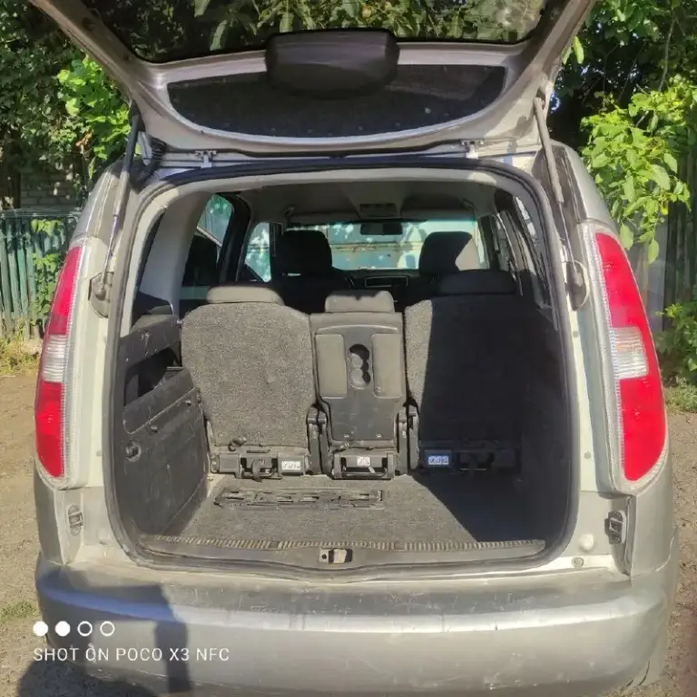 Skoda roomster 2007г, пробег 193000км, двигатель 1.4 дизель, 86лс, механика, надëжный, экономичный автомобиль, салон- трансформатор, масло не ест, цена 380000 рублей, +79493292939
📞 Звоните: +7(949)3292939 - фотография - 4