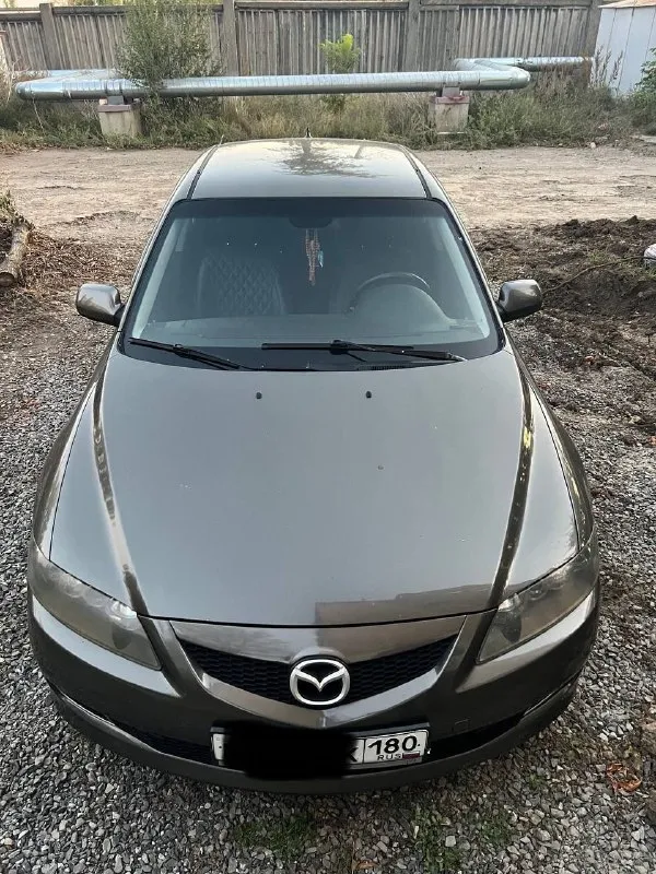 Продаю mazda 6 2006

Пробег 250 000 км (реальный) один владелец по птс машина в одних руках 5 лет. Без дтп с серьёзными повреждениями (есть лёгкие косметические дефекты в виде царапин).
Техническое состояние

- Двигатель 1.8 бензин, в хорошем рабочем состоянии, без посторонних стуков. Масло менялось каждые 7–10 тыс. Км.
- Коробка передач: механическая переключается плавно, без рывков.
- Подвеска обслужена: рычаги и стойки заменялись ~500 км назад.
Комплектация и оборудование

- Кондиционер/климат-контроль
- Электростеклоподъёмники, центральный замок
- Музыкальная система с поддержкой usb/aux/bluetooth
- Подушки безопасности: фронтальные (и боковые, )
- Зимняя резина
- Сигнализация

- Кузов в общем хорошем состоянии, есть мелкие сколы и царапины соответствующие возрасту.
- Лобовое стекло без крупных трещин, возможны небольшие сколы.

- Птс: оригинал, без залогов и ограничений.
-
- Последнее то проведено (10.09.2025).

Донецк
+7949306302
+79493174030
650.000 Торг - фотография - 1