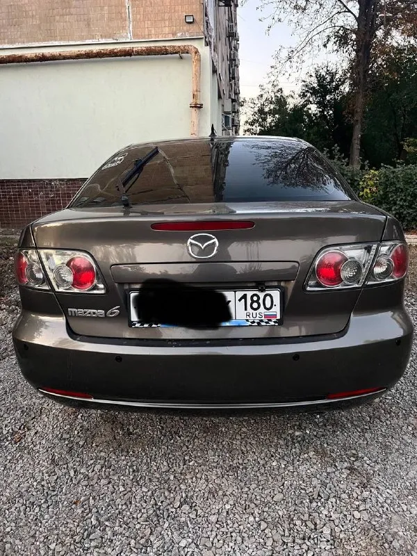 Продаю mazda 6 2006

Пробег 250 000 км (реальный) один владелец по птс машина в одних руках 5 лет. Без дтп с серьёзными повреждениями (есть лёгкие косметические дефекты в виде царапин).
Техническое состояние

- Двигатель 1.8 бензин, в хорошем рабочем состоянии, без посторонних стуков. Масло менялось каждые 7–10 тыс. Км.
- Коробка передач: механическая переключается плавно, без рывков.
- Подвеска обслужена: рычаги и стойки заменялись ~500 км назад.
Комплектация и оборудование

- Кондиционер/климат-контроль
- Электростеклоподъёмники, центральный замок
- Музыкальная система с поддержкой usb/aux/bluetooth
- Подушки безопасности: фронтальные (и боковые, )
- Зимняя резина
- Сигнализация

- Кузов в общем хорошем состоянии, есть мелкие сколы и царапины соответствующие возрасту.
- Лобовое стекло без крупных трещин, возможны небольшие сколы.

- Птс: оригинал, без залогов и ограничений.
-
- Последнее то проведено (10.09.2025).

Донецк
+7949306302
+79493174030
650.000 Торг - фотография - 3