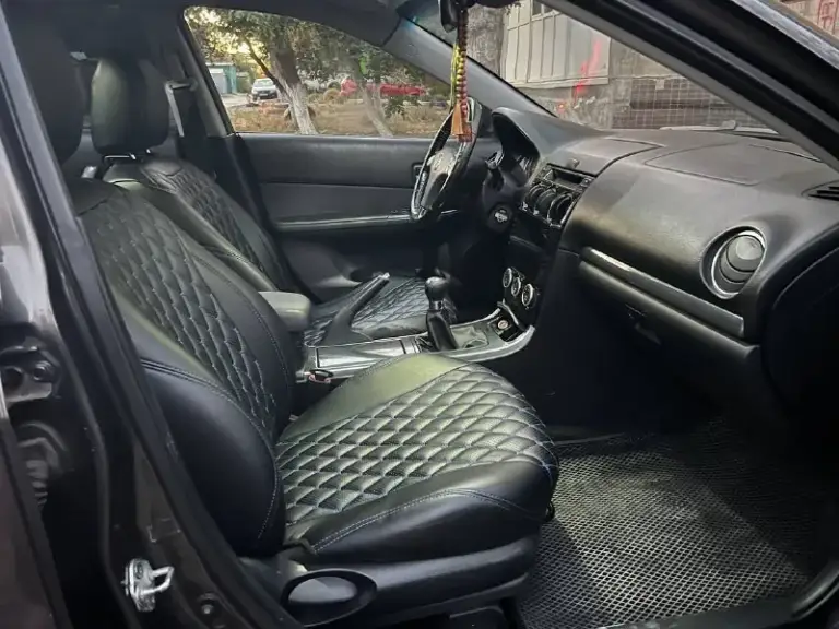 Продаю mazda 6 2006

Пробег 250 000 км (реальный) один владелец по птс машина в одних руках 5 лет. Без дтп с серьёзными повреждениями (есть лёгкие косметические дефекты в виде царапин).
Техническое состояние

- Двигатель 1.8 бензин, в хорошем рабочем состоянии, без посторонних стуков. Масло менялось каждые 7–10 тыс. Км.
- Коробка передач: механическая переключается плавно, без рывков.
- Подвеска обслужена: рычаги и стойки заменялись ~500 км назад.
Комплектация и оборудование

- Кондиционер/климат-контроль
- Электростеклоподъёмники, центральный замок
- Музыкальная система с поддержкой usb/aux/bluetooth
- Подушки безопасности: фронтальные (и боковые, )
- Зимняя резина
- Сигнализация

- Кузов в общем хорошем состоянии, есть мелкие сколы и царапины соответствующие возрасту.
- Лобовое стекло без крупных трещин, возможны небольшие сколы.

- Птс: оригинал, без залогов и ограничений.
-
- Последнее то проведено (10.09.2025).

Донецк
+7949306302
+79493174030
650.000 Торг - фотография - 5