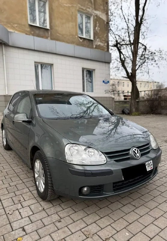 Продам volkswagen golf автомат
2006 Года выпуска.
Двигатель: 1.6 газ/бензин.
Коробка: автомат (aisin) 6-ти ступка.
Двигатель 1.6
На авто установлен итальянский газ евро 4, (tomasetto)буквально месяц назад, балон под таблетку. По кузову: все целое, дно/ пороги, арки, низа дверей, гнили рыжиков нету!!! По салону: чистый опрятный, сиденья целые, не продавлены. Новые колодки, перед/зад. Комплектация: гур, 4 стеклоподъемника ( все авто), abs, asr, климат контроль двух зонный( заправлен и работает отлично) энлектрозеркала с подогревом, магнитофон android 10.0 с камерой заднего вида, музыка играет очень достойно, при том штатная, датчик света и дождя. Грм заменен 30 тыс назад вместе с помпой. Безопасность вся на месте, стекла все родные, кроме лобового ( менялось от сколов). Лето отдам в подарок. Авто юридически чистое, переоформление обязательно
Цена: 665 торг
+79495137702
Осмотр макеевка. - фотография - 2