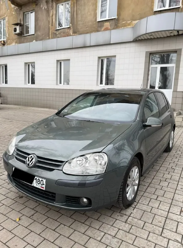 Продам volkswagen golf автомат
2006 Года выпуска.
Двигатель: 1.6 газ/бензин.
Коробка: автомат (aisin) 6-ти ступка.
Двигатель 1.6
На авто установлен итальянский газ евро 4, (tomasetto)буквально месяц назад, балон под таблетку. По кузову: все целое, дно/ пороги, арки, низа дверей, гнили рыжиков нету!!! По салону: чистый опрятный, сиденья целые, не продавлены. Новые колодки, перед/зад. Комплектация: гур, 4 стеклоподъемника ( все авто), abs, asr, климат контроль двух зонный( заправлен и работает отлично) энлектрозеркала с подогревом, магнитофон android 10.0 с камерой заднего вида, музыка играет очень достойно, при том штатная, датчик света и дождя. Грм заменен 30 тыс назад вместе с помпой. Безопасность вся на месте, стекла все родные, кроме лобового ( менялось от сколов). Лето отдам в подарок. Авто юридически чистое, переоформление обязательно
Цена: 665 торг
+79495137702
Осмотр макеевка. - фотография - 3
