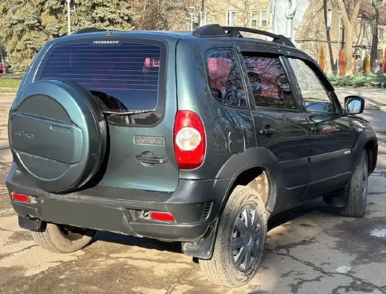 Продам внедорожник!
Chevrolet niva 2016 года,
Автомобиль в хорошем состоянии, без вложений!
Автотека зеленая✅.
Авто эксплуатировали с трепетом! Обслуживание своевременное, капот защитили от сколов, он в броне пленке!
Мотор коробка на 5/5!
Ходовая часть также на 5, без стуков! Раздатки и мосты в полнейшем порядке.
Кузов как по фото,
Без гнили, выглядит отлично!
Все герметики завод!
-Кондиционер,
-Система (abs),
-Гидроусилитель руля,
-Эл. Стеклоподъемники,
-Эл. Регулировка зеркал,
-Обычная аудио система,
-Имеются все сервизные книжки.
Салон ухоженный!
Без потертостей и порезов!
Документы кристально чистые, переоформление без проблем!
Цена 670.000т/р
Торг у авто.
Тел: +79493235386 - фотография - 4