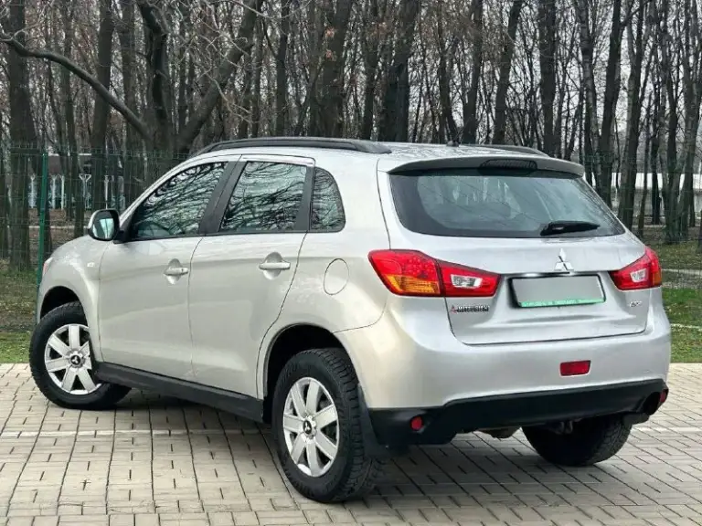 Продам mitsubishi asx рестайлинг
Год выпуска:2014
Объём двигателя:1.6.v16
Кпп механическая
Родной пробег:123.000 км
Один собственник

Автомобиль в родном окрасе!
Состояние кузова ближе к превосходному,
Рыжиков, корозии и прочих нюансов нет
Все технические обслуживания проводились исключительно у официального дилера, с соблюдением всех сроков. Авто в отличном состоянии как технически, так и визуально.
Заводское остекление.

Хранение в гараже, бережная эксплуатация одним владельцем – за автомобилем всегда тщательно ухаживали. Он не видел соли и других агрессивных реагентов в связи с такой эксплуатации автомобиль сохранился в первозданном виде

Комплектация:
Бортовой компьютер,
Подогрев сидений,4 стеклоподъемника, подогрев руля, кондиционер, электро зеркала, противотуманные фары, подогрев стекл, abs esp, aux bluetooth, полный комплект ключей и много чего прочего для комфортного вождения
По документам любой вид оформления,
Автотека ✅

Цена:1.120.000

Г. Донецк

Номер телефона:
+7949-487-35-71 - фотография - 4