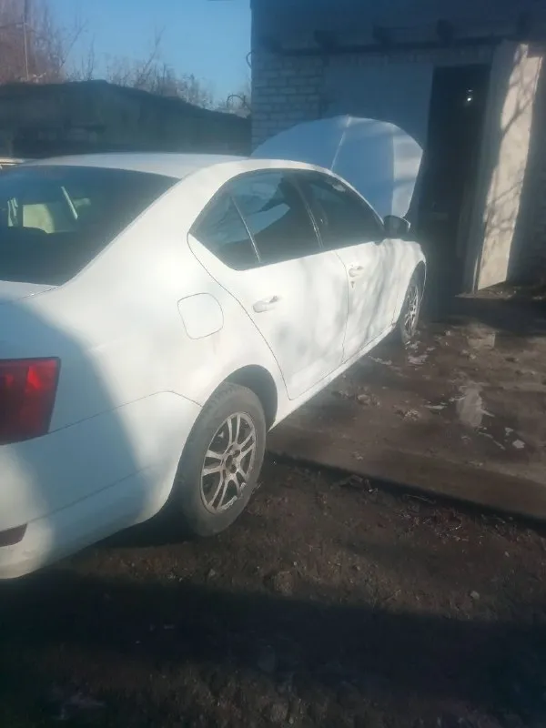 Продам автомобиль skoda octavia a7 2015г. В. Пробег 240000км. Коробка механика. Цена 680000руб. (торг)автомобиль технически в отличном состоянии. Все документы в порядке. Есть проблемы по лкп. +79493368646 он же телеграмм
📲 Tg: георгий
📞 Звоните: +7(949)3368646 - фотография - 4