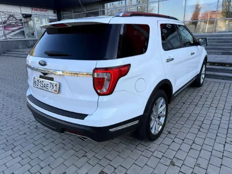 Ford explorer 3.5 awd,   дилерский, 7 мест, 2019 года, в идеальном состоянии !!!
Птс оригинал, 1 хозяин✅
Оригинальный пробег 115000 км.
Вся в родной краске
Внешний вид просто 🔥🔥🔥
Технически в отличном состоянии, после большого то с заменой комплекта грм.
Хорошая кoмплектация! 3-x зoнный климат-кoнтpоль, бесключевой доступ. Датчики дождя и света. Обогрев и вентиляция передних сидений, подогрев задних сидений и руля, электропривод третьего ряда, память сидений, диски r20. Возможно оформление в кредит. Возможен обмен. Более детальная информация по телефону.
Цена - 2.850.000 р.
+79494041233 - фотография - 5