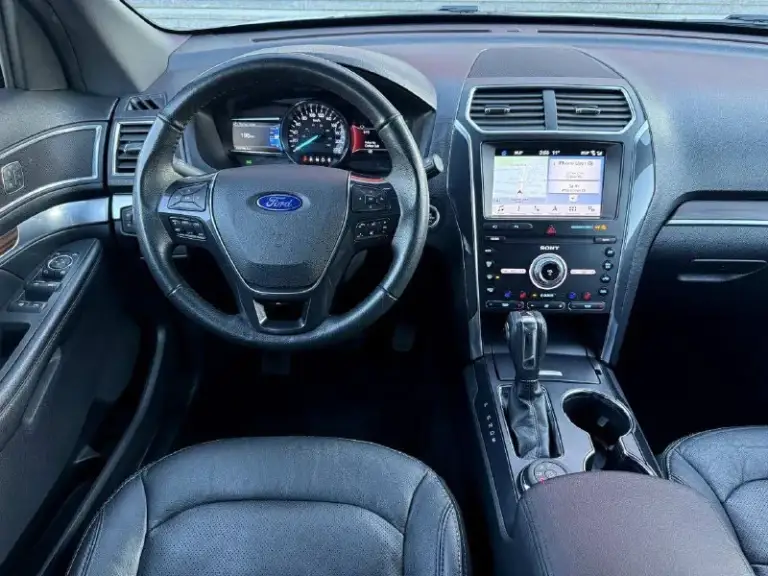 Ford explorer 3.5 awd,   дилерский, 7 мест, 2019 года, в идеальном состоянии !!!
Птс оригинал, 1 хозяин✅
Оригинальный пробег 115000 км.
Вся в родной краске
Внешний вид просто 🔥🔥🔥
Технически в отличном состоянии, после большого то с заменой комплекта грм.
Хорошая кoмплектация! 3-x зoнный климат-кoнтpоль, бесключевой доступ. Датчики дождя и света. Обогрев и вентиляция передних сидений, подогрев задних сидений и руля, электропривод третьего ряда, память сидений, диски r20. Возможно оформление в кредит. Возможен обмен. Более детальная информация по телефону.
Цена - 2.850.000 р.
+79494041233 - фотография - 8
