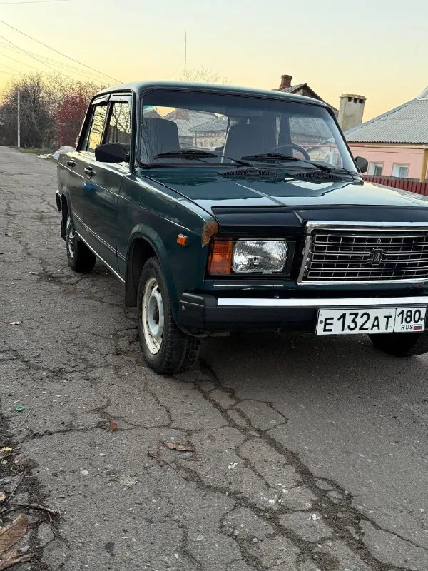 Продам ваз-2107-2005г, в мотор 1, 5 коробка передач 5 ступка ризина зима магнитола на флешке сигнализации централизация авто в нормальном рабочем состоянии по документам всё нормально спереоформлением цена 155,000тыс тел +79497008601 - фотография - 2