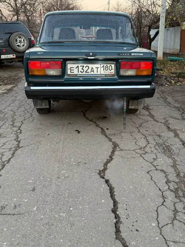 Продам ваз-2107-2005г, в мотор 1, 5 коробка передач 5 ступка ризина зима магнитола на флешке сигнализации централизация авто в нормальном рабочем состоянии по документам всё нормально спереоформлением цена 155,000тыс тел +79497008601 - фотография - 3