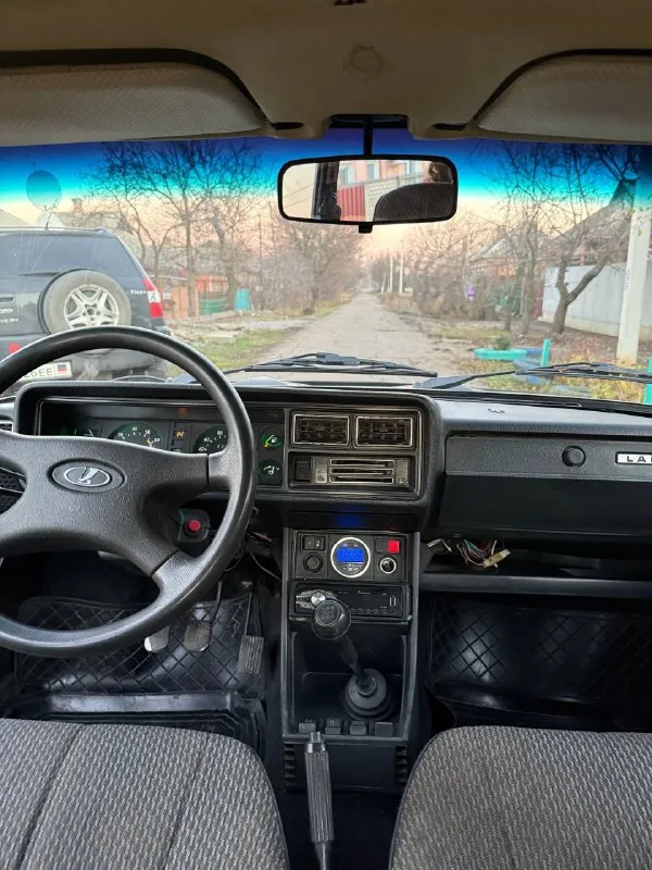 Продам ваз-2107-2005г, в мотор 1, 5 коробка передач 5 ступка ризина зима магнитола на флешке сигнализации централизация авто в нормальном рабочем состоянии по документам всё нормально спереоформлением цена 155,000тыс тел +79497008601 - фотография - 4
