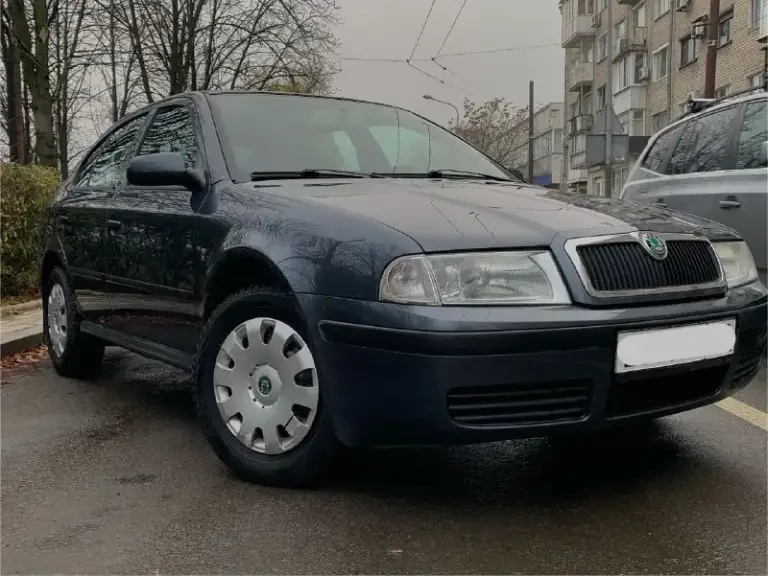 Продам skoda octavia tour 1.6л mpi 2009 г. В. Пробег 175000 км. (оригинал)за все время 3 владельца, птс оригинал. 2 ключа, все сервисные книги. Почти вся в родном окрасе (устранялись ваговские болячки) без дтп, без гнили, без коррозии, весь герметик и швы завод. Мотор работает тихо, ровно, тяга сумасшедшая. Масложора нет!от слова совсем. Кпп переключает плавно и мягко, без хрустов и вылетов. Подвеска отрабатывает без малейшего стука и т. П. Комплектация : электро зеркала с обогревом, abs, air bag, esp, электро-стеклоподъемники, климат-контроль ( заправлен), парктроники (штатные), приличная аудио система. Летом было сделано полное то, с заменой всех жидкостей, в том числе масло в коробке и всех тормозов в круг. Зимняя резина nokian на шипах, пробег один сезон, лето на литых дисках toyo, пробег тоже один сезон. Владею около двух лет, не такси и прочие службы! Автомобиль живой. Любые проверки за ваш счет. Осмотр донецк
640 Рублей, торг
+79494755896, +79495216430 - фотография - 4