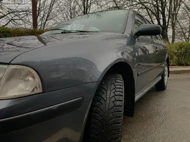 Продам skoda octavia tour 1.6л mpi 2009 г. В. Пробег 175000 км. (оригинал)за все время 3 владельца, птс оригинал. 2 ключа, все сервисные книги. Почти вся в родном окрасе (устранялись ваговские болячки) без дтп, без гнили, без коррозии, весь герметик и швы завод. Мотор работает тихо, ровно, тяга сумасшедшая. Масложора нет!от слова совсем. Кпп переключает плавно и мягко, без хрустов и вылетов. Подвеска отрабатывает без малейшего стука и т. П. Комплектация : электро зеркала с обогревом, abs, air bag, esp, электро-стеклоподъемники, климат-контроль ( заправлен), парктроники (штатные), приличная аудио система. Летом было сделано полное то, с заменой всех жидкостей, в том числе масло в коробке и всех тормозов в круг. Зимняя резина nokian на шипах, пробег один сезон, лето на литых дисках toyo, пробег тоже один сезон. Владею около двух лет, не такси и прочие службы! Автомобиль живой. Любые проверки за ваш счет. Осмотр донецк
640 Рублей, торг
+79494755896, +79495216430 - фотография - 8