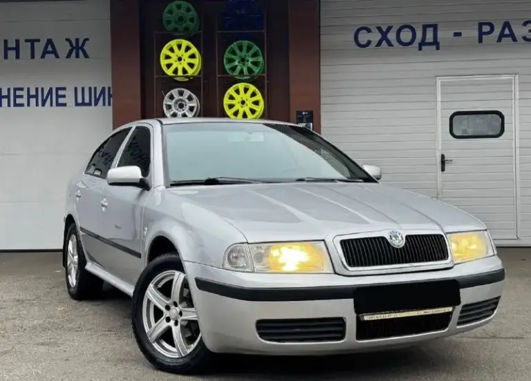 Продам skoda octavia tour 1.6
Автомобиль в отличном состоянии без дефектов (гнили, коррозии, ржавчин и тд. )
За все время эксплуатации у автомобиля 2 собственника.
Большую часть простояла в теплом гараже.
Пробег:170.000 км
Бережное использование
Автомобиль не участвовал в дорожно транспортных происшествиях (без дтп)
Днище и пороги абсолютно целое без дыр и тд.
Техническая часть:без посторонних звуков и без вложений.
Год выпуска:2007
Объем двигателя:1.6
Кпп:механика 5-ти ступка
Привод:передний
Комплектация:рабочий кондиционер, усилитель руля (гур), центральный замок, электрорегулируемые зеркала, обогрев зеркал, передние электростеклоподъёмники,
Регулировка рулевой колонки, регулировка сидений по высоте, массажные передние сидения, хорошая акустика, обогревы стекла, подушка безопасности airbag, диски радиусом 16r резина зима michelin, сервисные книги.
Стоимость:625.000₽ хороший торг строго возле автомобиля.
Контактный номер телефона:
+79494166360
+79494675503 - фотография - 1