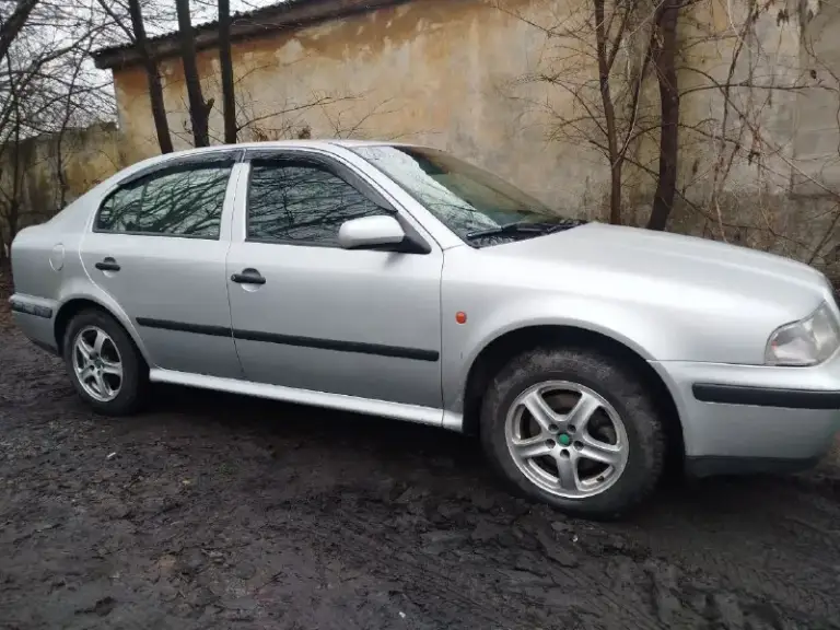 Продам skoda октавия тур,1999г. В. ,1,8 125 л. С. , автомат. Подогрев зеркал, передних сидений, кондиционер заправлен работает, авs, гур,4эсп, автозапуск, центральный замок, андроид магнитола, новая летняя резина на дисках. Машина полностью обслужена, собственник, осмотр донецк.500 р торг. +79494010397
📲 Tg: @shtykov10
📞 Звоните: +7(949)4010397 - фотография - 4