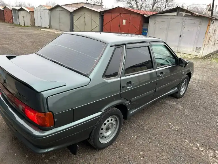 Продам свой автомобиль ваз 2115, 2011 года в отличном, состояние. Без дтп кузов весь целый дно пороги стаканы все целое заводское, в красивом цвете сочи, прошла т. О заменены масла фильтра ремень грм помпа, стойки ss20, обшимлена, без шумные замки мягинкая тихая обработана антикором, элькто стеклоподъемники подогревы сидений, музыка 355.000. Цена соответствует состояние  +79490371812 город мариуполь  всем добра ⛷ - фотография - 5
